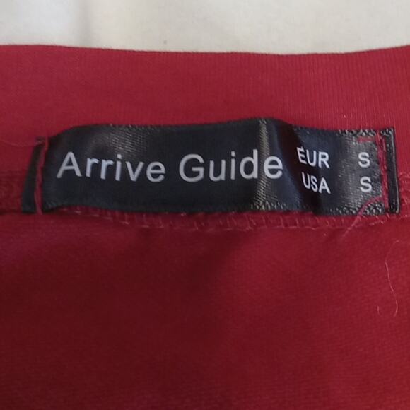 Arrive Guide Women's size Small Red Sleeveless Crop Tank Top. Activewear, Stretc - Picture 2 of 5